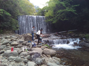 谷太郎川釣り.jpg